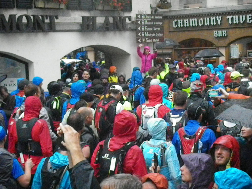 Mont Blanc Marathon Stau beim Start